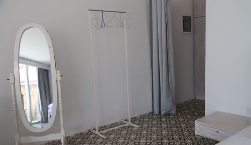 Suite panorámica, 1 cama de matrimonio grande, vistas al jardín