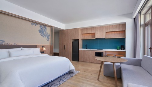 Estudio, 1 cama de matrimonio grande