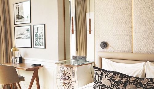 Grand Deluxe Suite