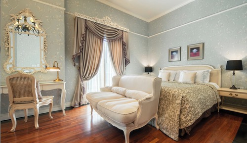 Premier Room Pool Access