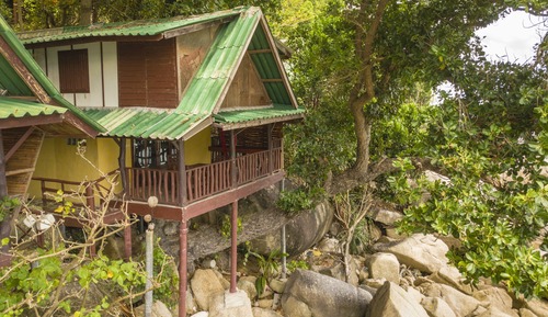 Family Bungalow on the Rocks