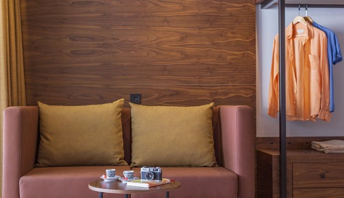 Luxury Suites Swimup