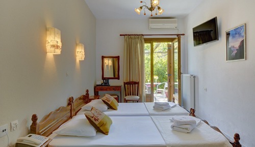 Habitación doble, vistas parciales al mar