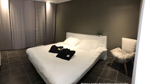 Apartamento superior (Antoine Bros)