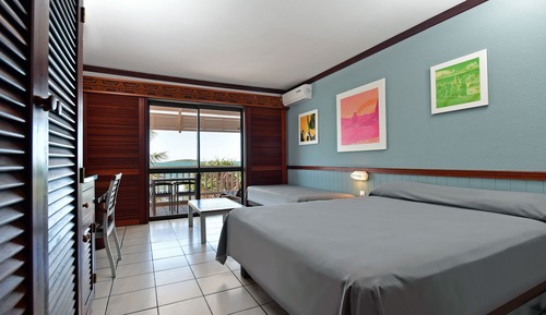 Estudio, vistas al mar