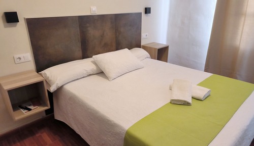 Habitación doble, 1 cama doble, baño privado, en una planta alta