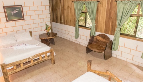 Habitación triple (Bungalow)