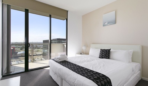 Apartamento económico, 2 habitaciones, cocina, vistas al puerto