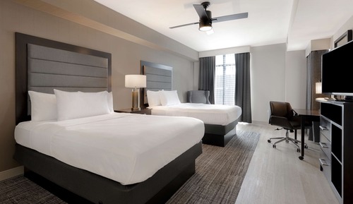 Suite, 2 camas de matrimonio, accesible para personas con discapacidad, balcón (Hearing)