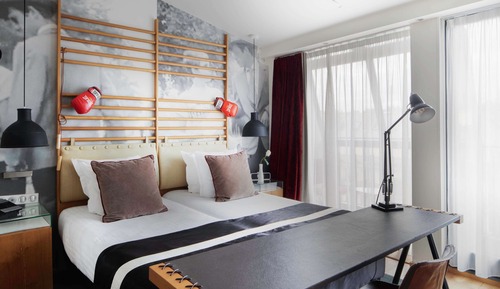 Privilegio Balcón (camas gemelas) - Minibar soft de cortesía,cafés gratis,Chromecast,Prensa digital