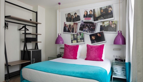 Habitación Doble Privilegio Balcón - Minibar soft de cortesía,cafés gratis,Chromecast,Prensa digital