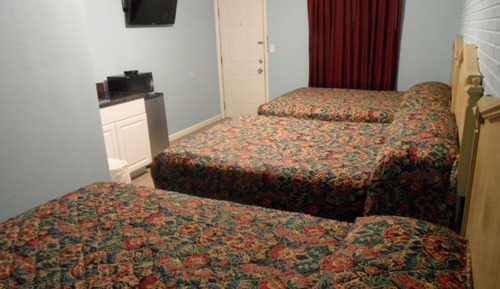 Habitación triple (3 Double Beds)