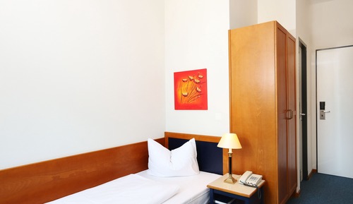 Habitación individual, en la zona del patio