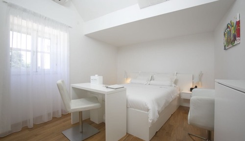 Small and Cozy Double Room