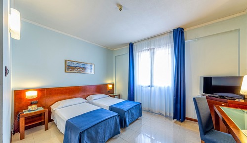 Habitación con 2 camas individuales