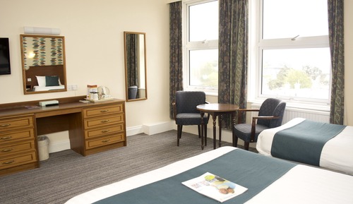 Habitación triple familiar (2 Adults + 1 Child)