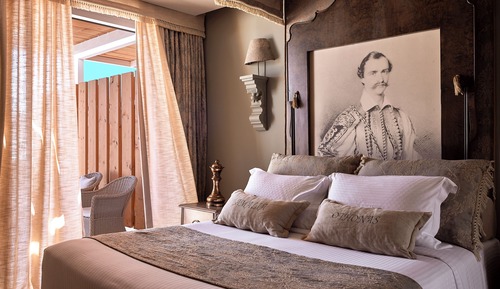 Signature Suite with Sea View & Hot Tub