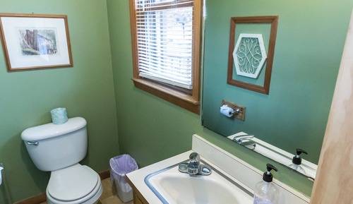 Cabaña familiar, 2 habitaciones, chimenea, vistas al río