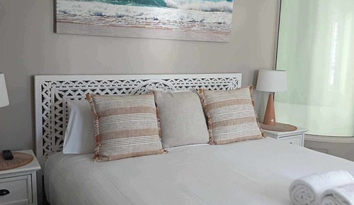 Superior Three Bedroom Ocean Front