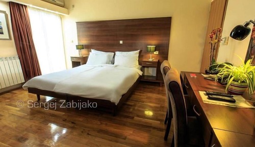 Habitación triple, balcón