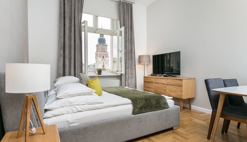 Estudio superior (Main Square)