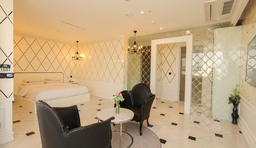 Suite Royal (TwinBed,Max 3 guests-Contact property)