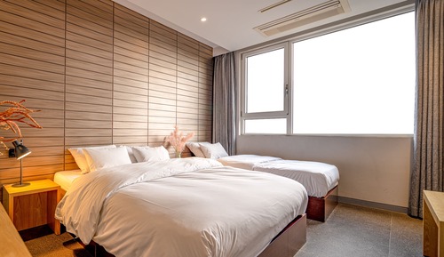 Semi Suite (Twin Bed, Max 3 guests-Contact property)