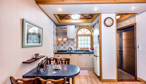 Camelville Pool Villa Suite