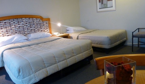 Habitación ejecutiva con 2 camas individuales, balcón