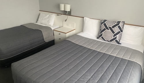 Habitación estándar (Queen & Single)