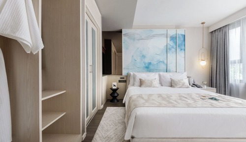 Studio King Bed room