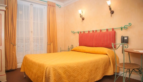 Habitación doble con bañera y WC privados