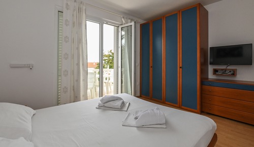 Apartamento Confort, 2 habitaciones, terraza, vistas al jardín