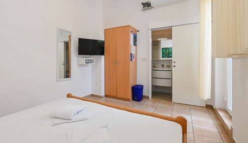 Habitación Confort, 1 cama de matrimonio, patio