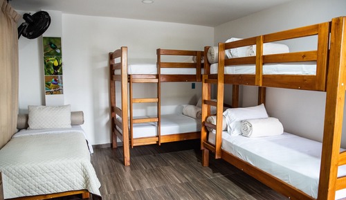 Habitación familiar, varias camas