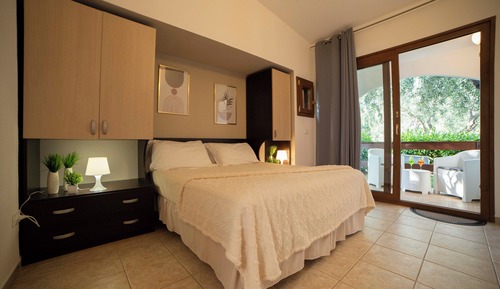 Casa, 1 habitación, balcón, vistas al jardín