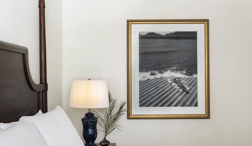 Luxury 1 Queen, Historic View