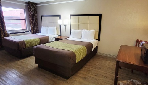 Habitación básica, varias camas, no fumadores