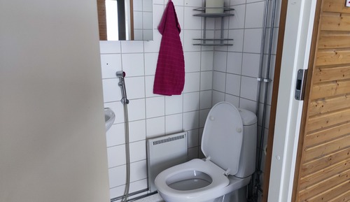 Cabaña tradicional (private toilet, shared shower)