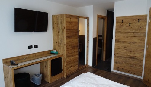 Habitación estándar con 1 cama doble o 2 individuales