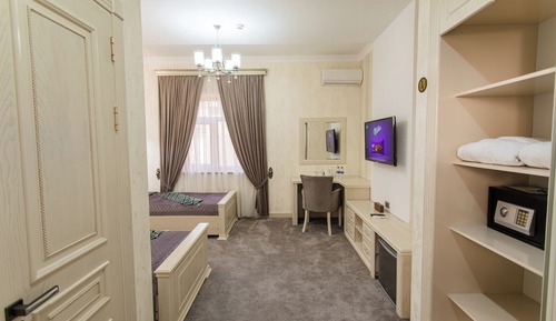 Habitación básica con 2 camas individuales, 2 camas individuales
