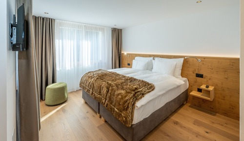 Apartamento exclusivo, 3 habitaciones, balcón, vistas a la montaña