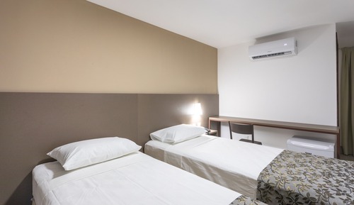 Habitación estándar con 1 cama doble o 2 individuales