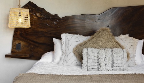 ONE BEDROOM OCEANFRONT SUITE