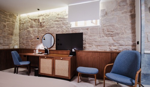 Estudio superior, planta baja