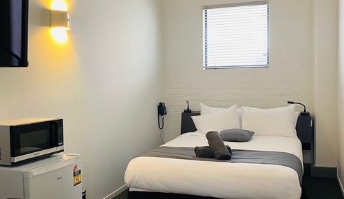 Estudio básico, 1 cama de matrimonio