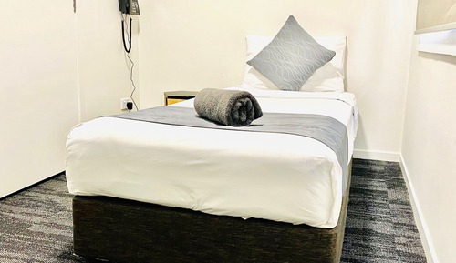 Habitación básica, 1 cama doble (Shared Kitchen)