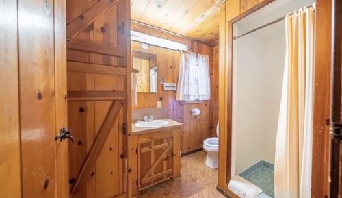 Habitación familiar, 2 camas individuales, junto a la montaña (Ava - Room)