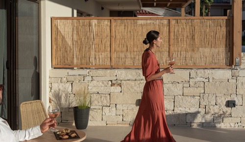 Estudio de lujo, bañera de hidromasaje, vistas a la playa