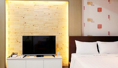 Room (Building 8 Room 201 (seawater pool hi)